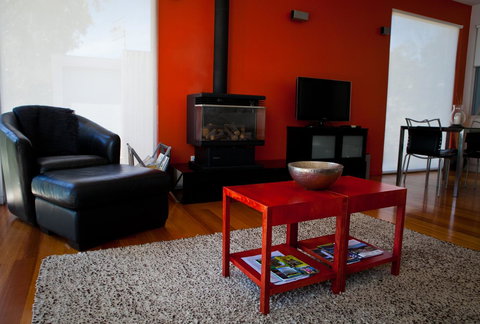 Battery Cove Beach Front Apartment - Lismore Accommodation 10