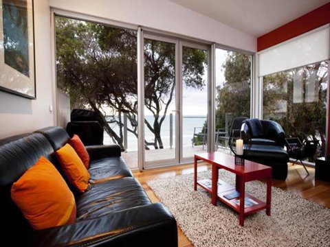 Battery Cove Beach Front Apartment - Lismore Accommodation 16
