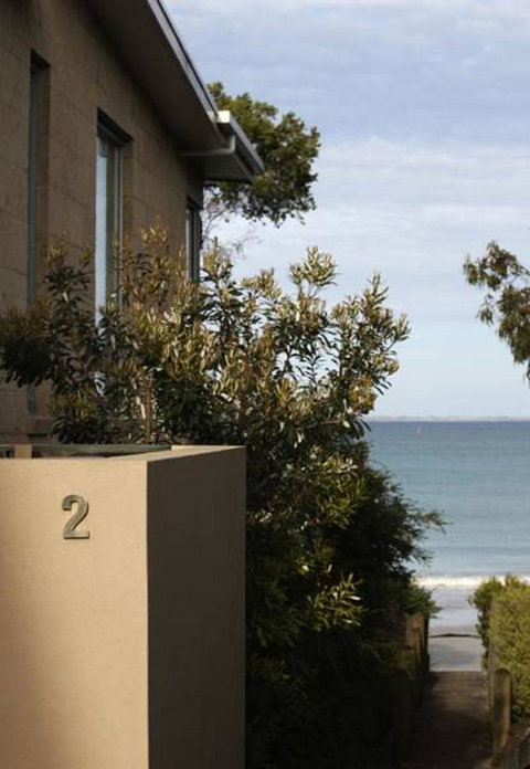 Battery Cove Beach Front Apartment - Lismore Accommodation 17