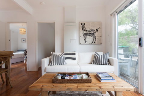 Capella Villa No. 4 - Stunning Luxury Decor Inside And Out - Lismore Accommodation 3