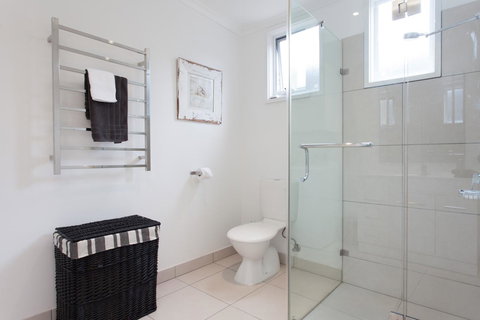 Capella Villa No. 4 - Stunning Luxury Decor Inside And Out - Lismore Accommodation 11