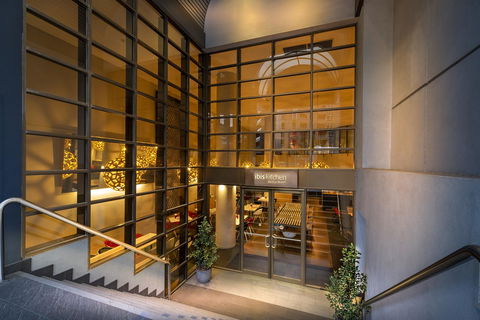 Ibis Melbourne Hotel And Apartments - Lismore Accommodation 24