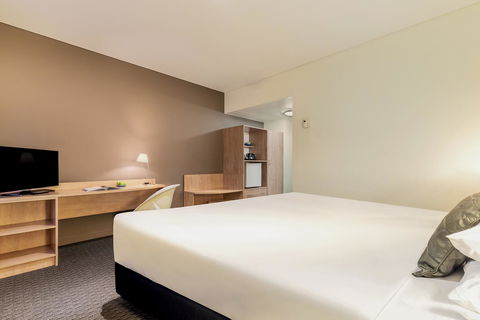 Ibis Melbourne Hotel And Apartments - Lismore Accommodation 6
