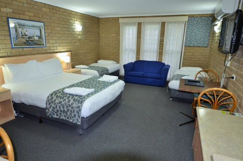 Tropicana Motor Inn - Lismore Accommodation 9