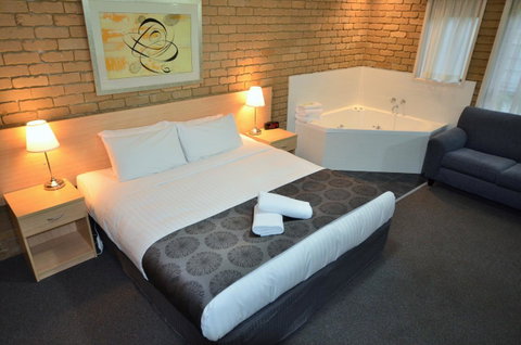 Tropicana Motor Inn - Lismore Accommodation 5