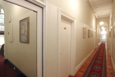Hotel Claremont Guest House - Lismore Accommodation 14