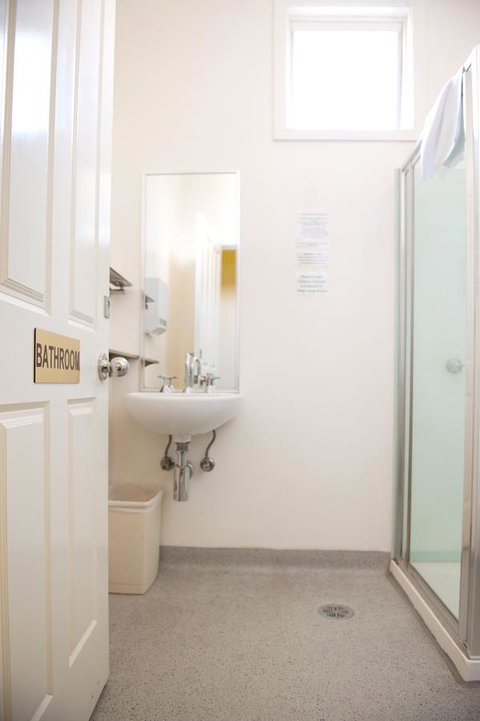 Hotel Claremont Guest House - Lismore Accommodation 3