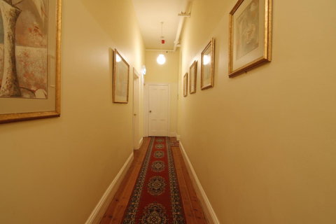 Hotel Claremont Guest House - Lismore Accommodation 18