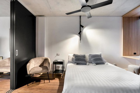 Stylish Apartment In Unique Church Development - Lismore Accommodation 2
