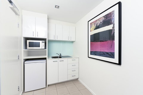 Brady Apartment Hotel Flinders Street - Lismore Accommodation 7