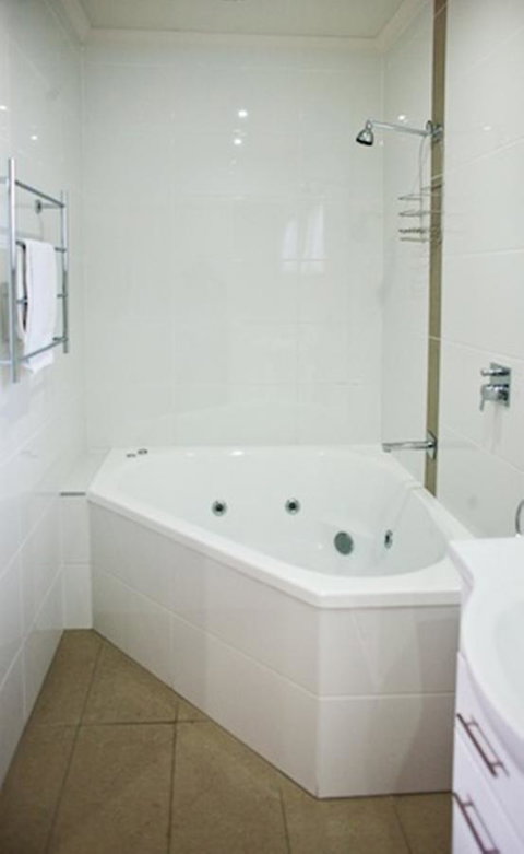 Coachman Motel And Holiday Units - Lismore Accommodation 3