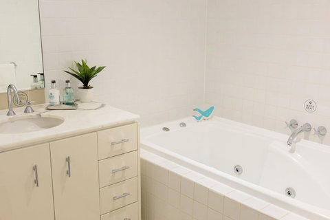 Treasury On Collins - Lismore Accommodation 40