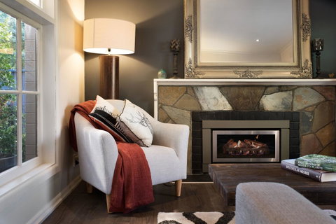 East Street Daylesford - Lismore Accommodation 0