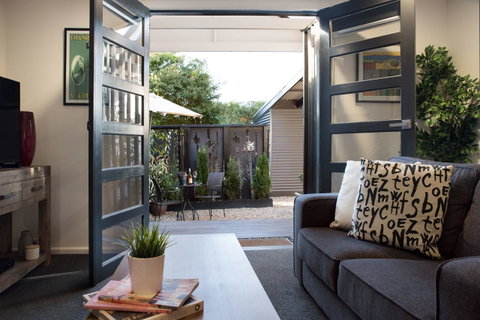 East Street Daylesford - Lismore Accommodation 12