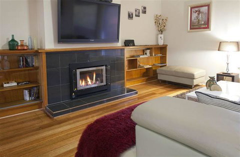 Lake Wendouree Luxury Apartments - Lismore Accommodation 0