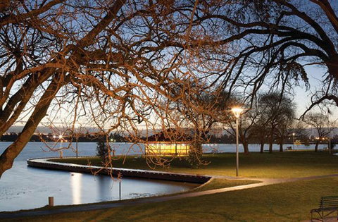 Lake Wendouree Luxury Apartments - Lismore Accommodation 1