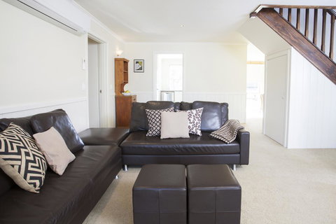 Beechworth Cedar Cottages - Lismore Accommodation 2