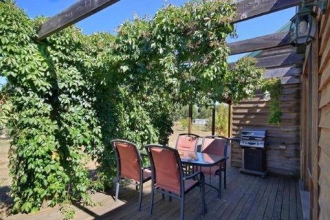 Beechworth Cedar Cottages - Lismore Accommodation 12