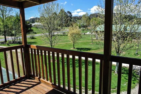Beechworth Cedar Cottages - Lismore Accommodation 6