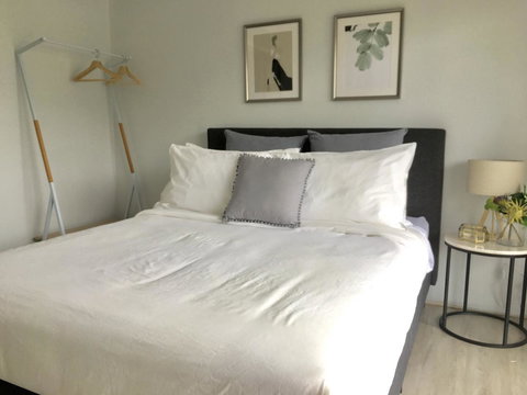 The Wheelhouse - 2BR Waterfront Apt In Town - Lismore Accommodation 7