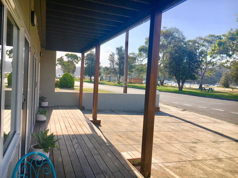 The Wheelhouse - 2BR Waterfront Apt In Town - Lismore Accommodation 17