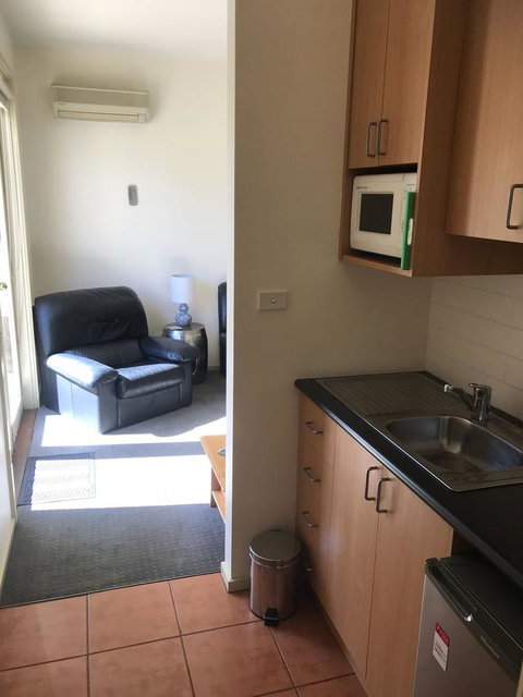Lakeside Conti Villas - Lismore Accommodation 9