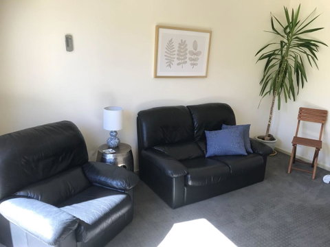 Lakeside Conti Villas - Lismore Accommodation 13