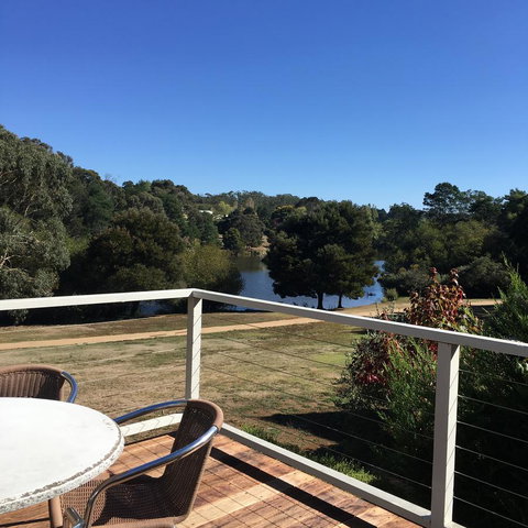 Lakeside Conti Villas - Lismore Accommodation 2