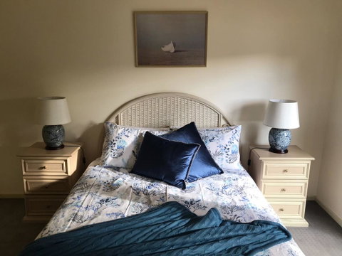 Lakeside Conti Villas - Lismore Accommodation 6