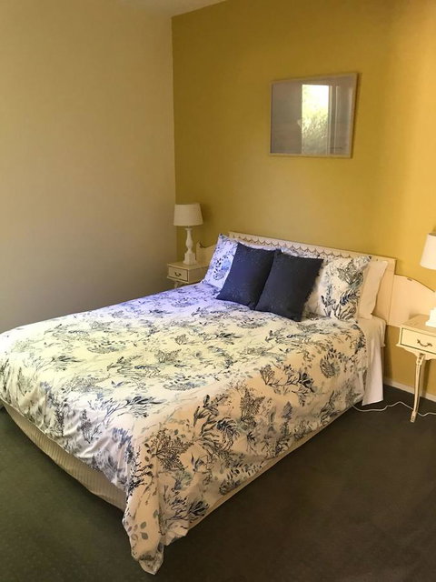 Lakeside Conti Villas - Lismore Accommodation 10