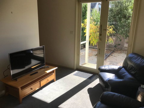 Lakeside Conti Villas - Lismore Accommodation 11