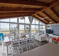 Stunning Waterfront only 10 minutes to Phillip Island - Pet Friendly - Lismore Accommodation