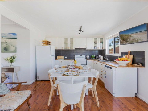The Chalet At Callala Beach - Beach House Character - Lismore Accommodation 1