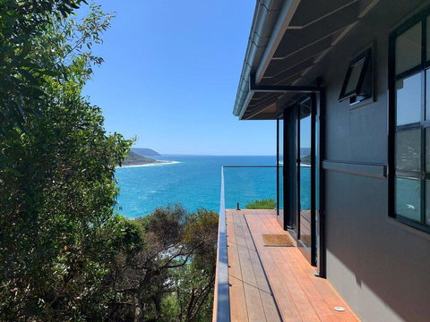THE DECK HOUSE - A WYE RIVER ICON - Lismore Accommodation 3