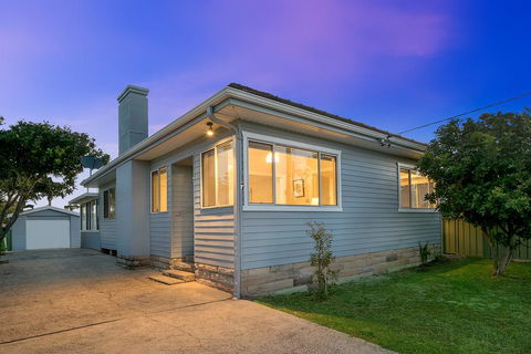 The Entrance North Lakeside Cottage - Lismore Accommodation 0