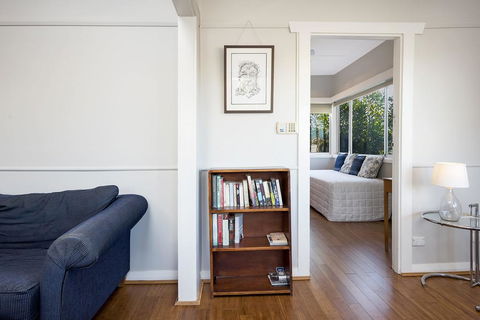 The Entrance North Lakeside Cottage - Lismore Accommodation 3