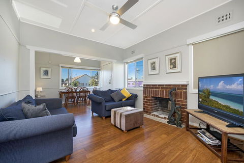 The Entrance North Lakeside Cottage - Lismore Accommodation 2