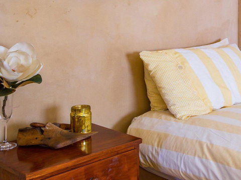 The Farmhouse - Grape Vines And Rolling Green Hills - Lismore Accommodation 3