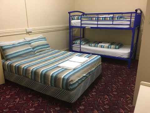 The Formby Hotel - Lismore Accommodation 2