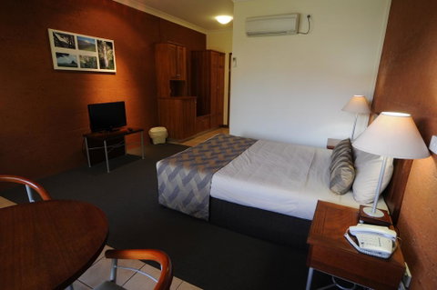 The Gidgee Inn - Lismore Accommodation 3
