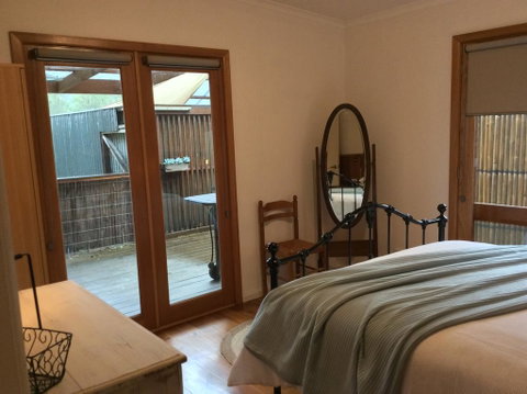 The Green Room Wattle Glen - Lismore Accommodation 3