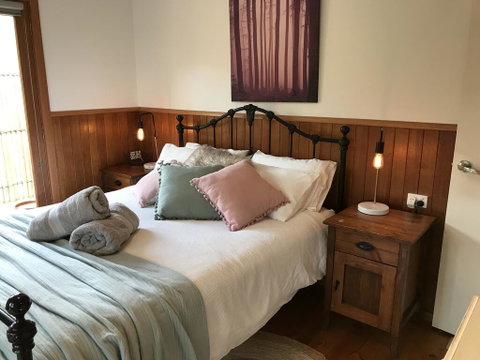 The Green Room Wattle Glen - Lismore Accommodation 0