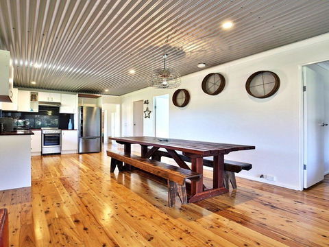 The Lobster Pot - Great Outdoor Eating Area - Lismore Accommodation 0