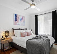 The Neo stylish central apartment with aircon courtyard and Netflix - Lismore Accommodation