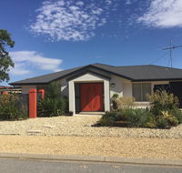 The Red Door - Lismore Accommodation