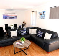 The Royal Dolphin Holiday Home - Lismore Accommodation