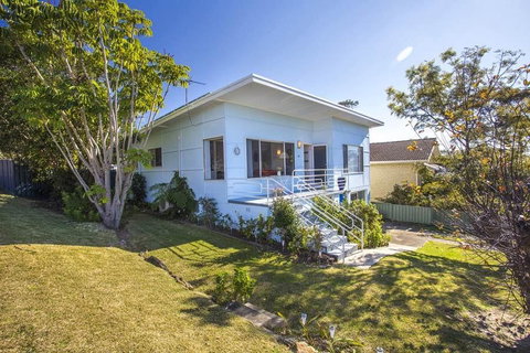 The Seaside Beachhouse Mollymook - Lismore Accommodation 1
