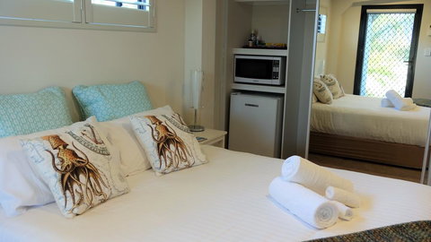 THE TIN SHED Couples Accommodation At Bay Of Fires - Lismore Accommodation 3