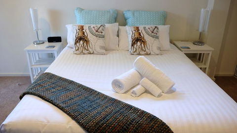 THE TIN SHED Couples Accommodation At Bay Of Fires - Lismore Accommodation 0
