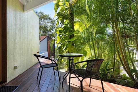 THE VIEW, TUGUN - 4 Bedrooms - Sea Views - Private Heated Pool - Lismore Accommodation 3